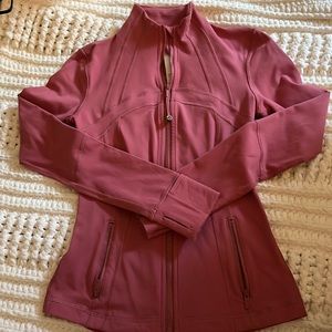 Women’s Lululemon Align Jacket in color velvet Dust size 4